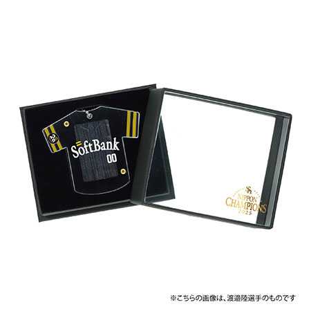 選手着用済みユニ入りアクキー