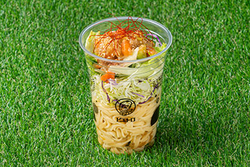 正木選手のサーモンとアボカドのポキ風サラダパスタ