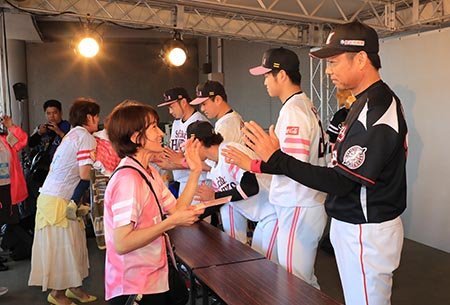 ピンクリボン運動」を森投手らが呼びかけ | 福岡ソフトバンク