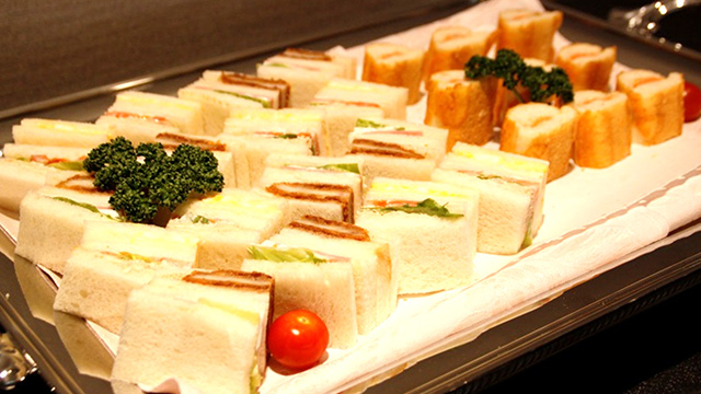 2019 5月5日 ソフトバンク メルセデス プレミアムスイート カード16選手 その名も「メルセデス・ベンツ プレミアムスイート」! ヤフオク