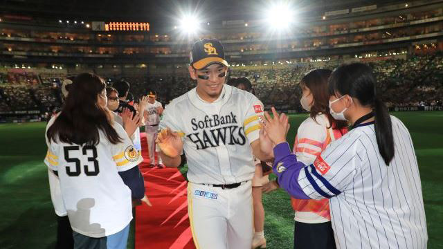9/3～10/3】勝利のハイタッチ権利付チケット | 福岡ソフトバンク