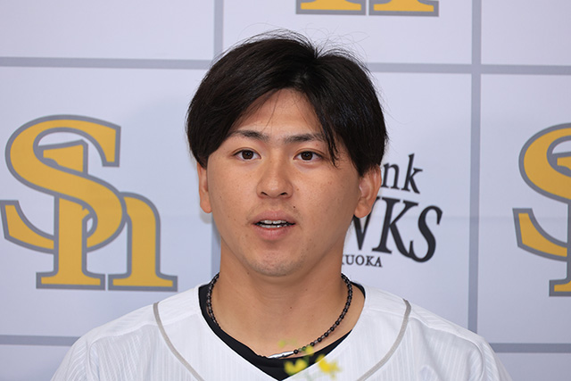 中村亮投手・三浦投手・前田純投手・石塚選手 支配下選手契約
