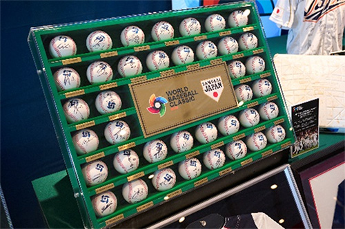 BOSS E・ZO FUKUOKAにてMLBに関連する貴重なアイテムを展示