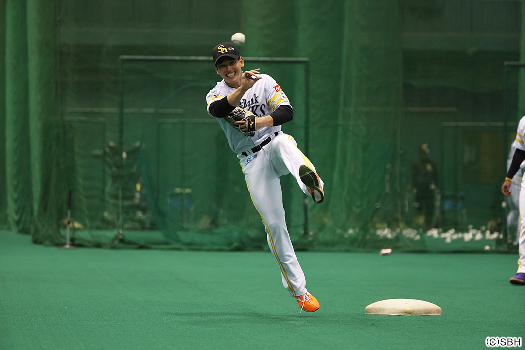 24 栗原 陵矢 選手名鑑2025 | 福岡ソフトバンクホークス